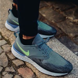 Nike Odyssey React 2 Flyknit/ Size:10.5